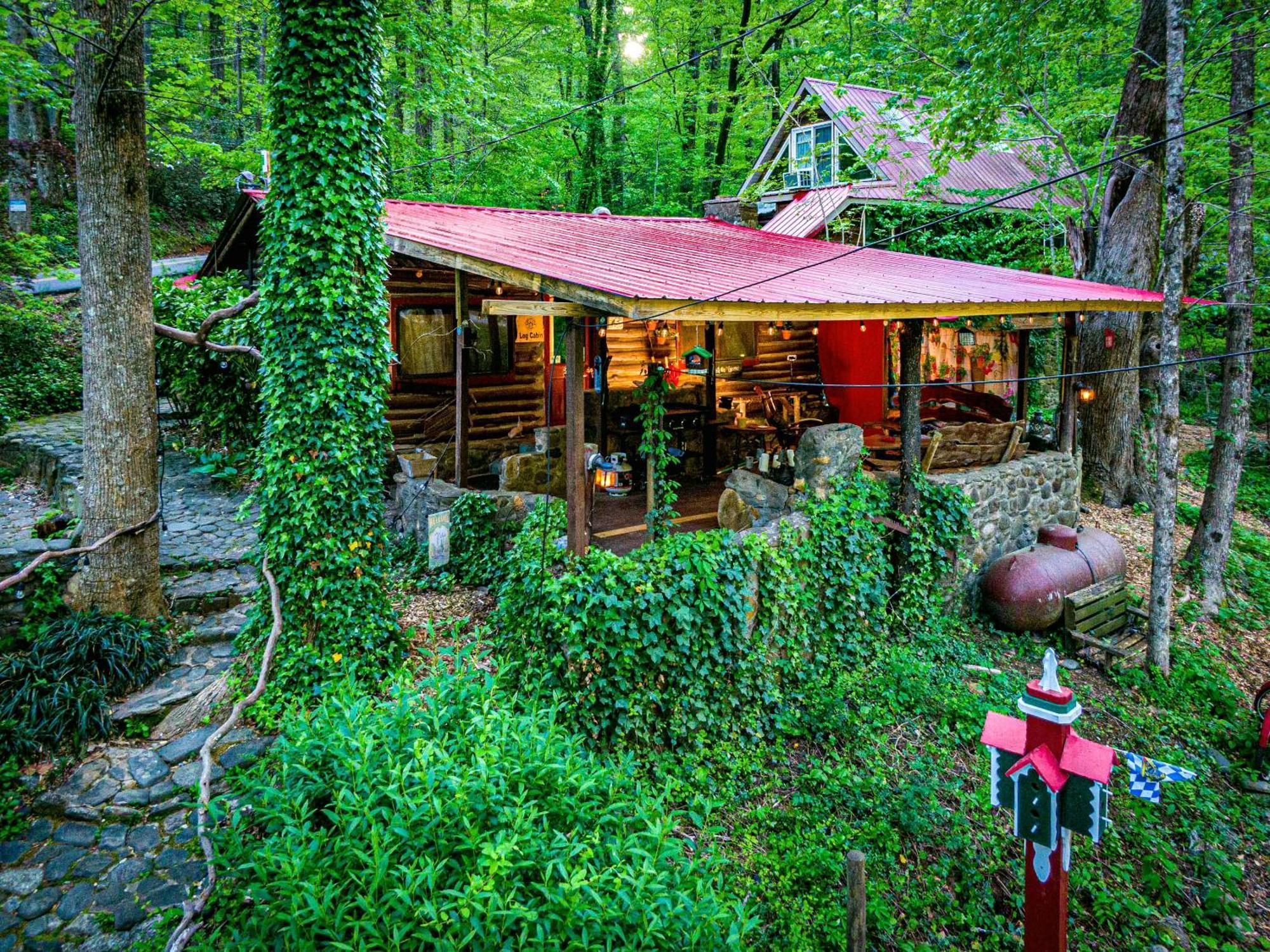 Bear Creek Lodge And Cabins In Helen Ga - Pet Friendly, River On Property, Walking Distance To Downtown Helen Luaran gambar