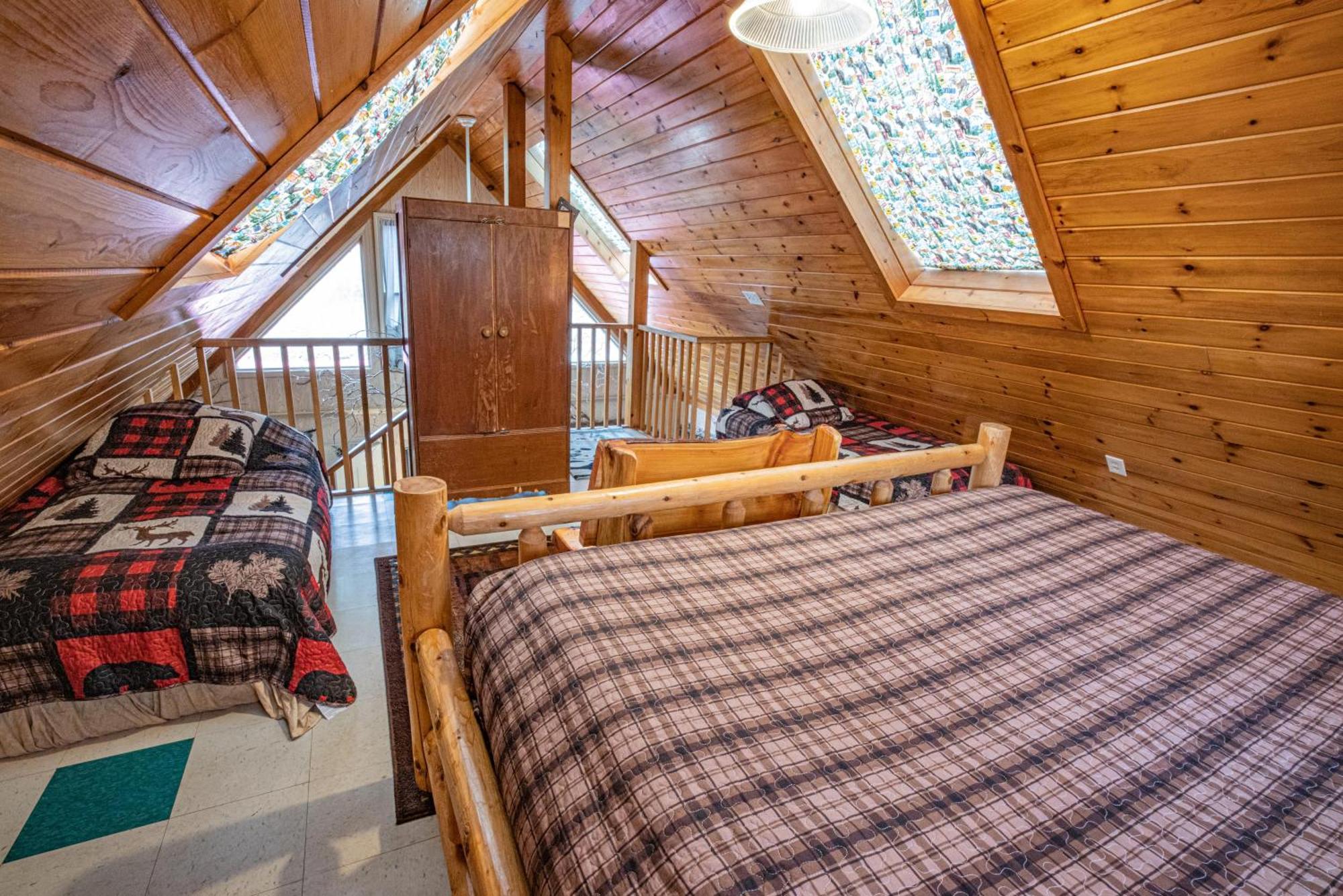 Bear Creek Lodge And Cabins In Helen Ga - Pet Friendly, River On Property, Walking Distance To Downtown Helen Luaran gambar